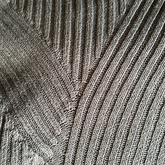 RVCA sweater - Picture 3 of 6